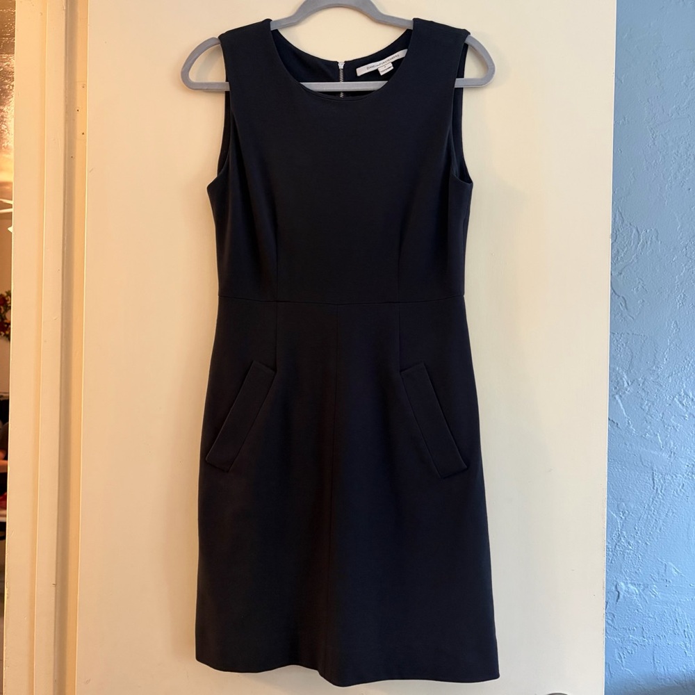 Diane Von Furstenberg Navy Sleeveless Mini Dress with Back Zipper, size 6